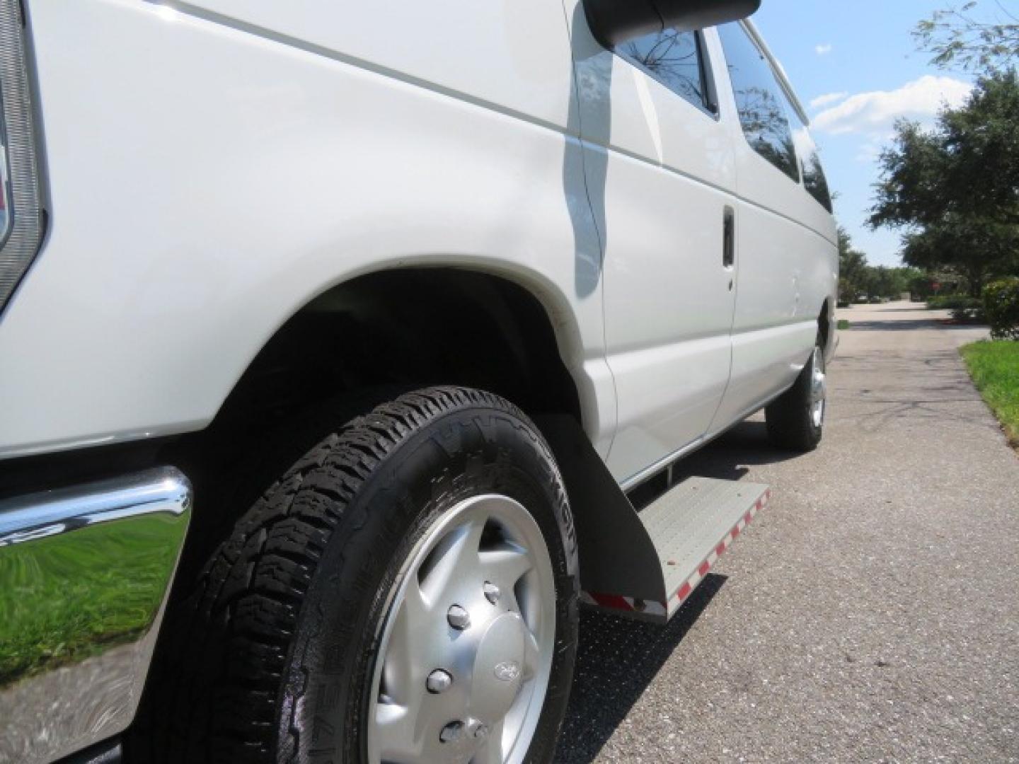 2014 White /Gray Ford E-Series Van (1FTNE1EW1ED) , Automatic transmission, located at 4301 Oak Circle #19, Boca Raton, FL, 33431, (954) 561-2499, 26.388472, -80.084045 - Photo#38